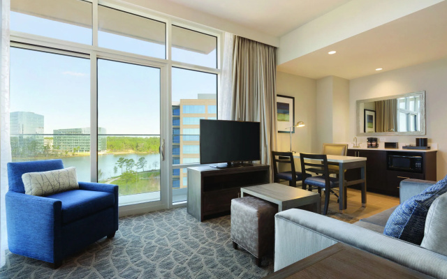Embassy Suites by Hilton The Woodlands at Hughes Landing