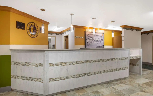 Super 8 by Wyndham Bedford