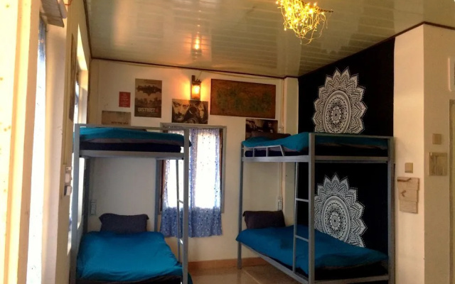 Moc 1988 - Hostel