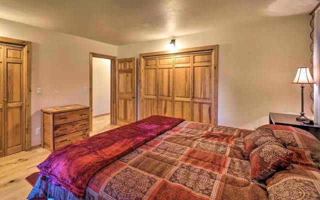 Cabin on Kenai Peninsula: Family & Group Friendly!