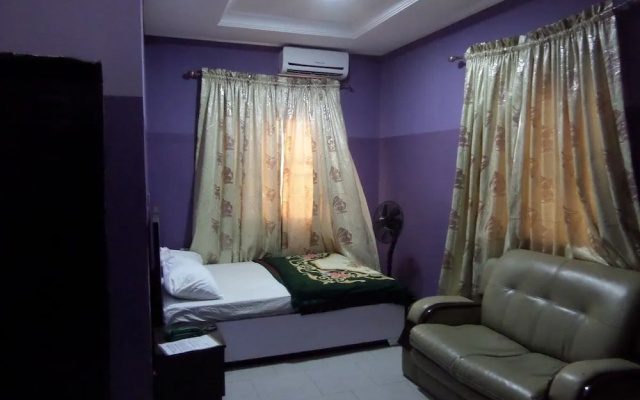 De Love Hotel