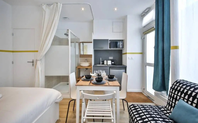 cosy independant studio proche gare et jardin