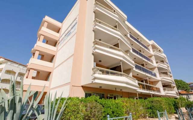 Les Platanes 26287