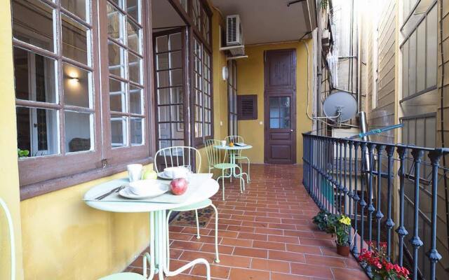 Отель Plaza Catalunya Guest House вид на фасад