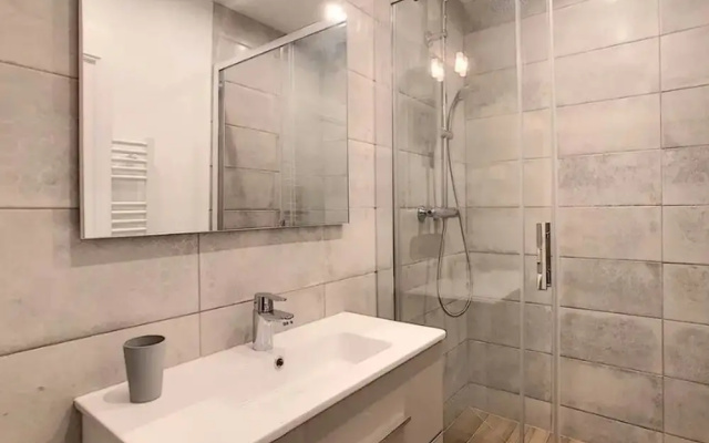 Superb Apart 6 People in the Heart of Cannes T32