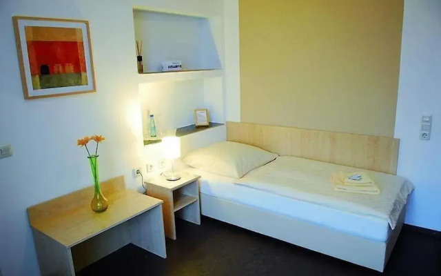 Adam Hotel - Giesen
