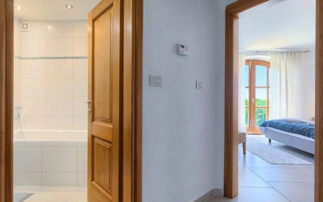 Bibali in Bibali With 3 Bedrooms and 3 Bathrooms