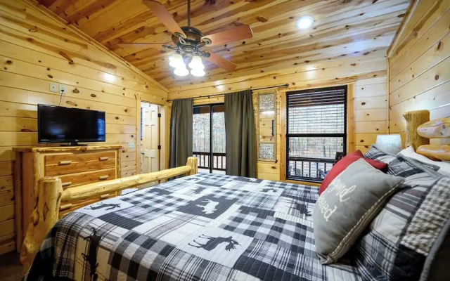 Lost Key  Cabin Stay for 8