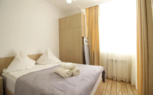 Tamar's Apartment