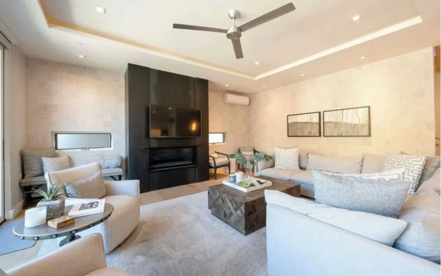 Luxury Old Town Residence