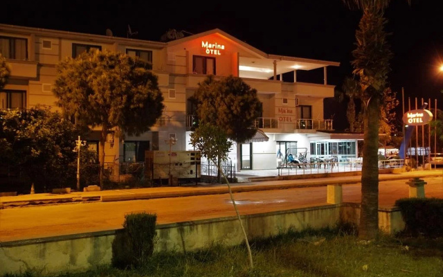 Marina Hotel