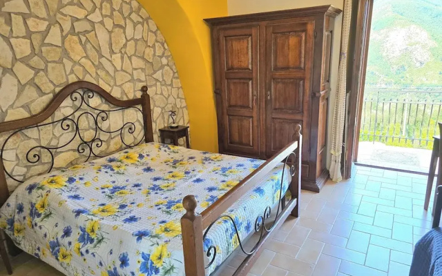 Tramonti Divini Amalfi Country House