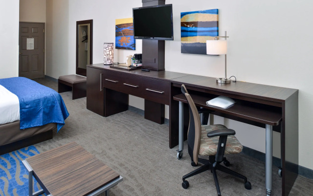 Holiday Inn Express St. Louis West - O'Fallon by IHG