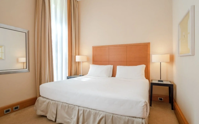 Room Mate Collection Mia, Rome Colosseum
