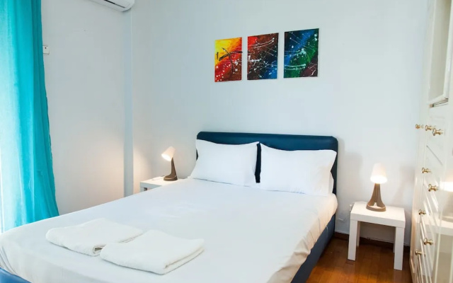 Brand new apt in central Athens