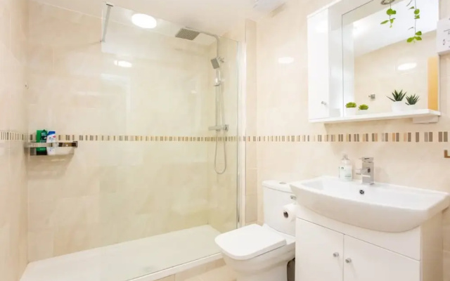 Modern 2 Bedroom Apartment in the Heart of London