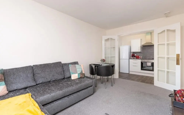 Polwarth Gardens Edinburgh Apartment
