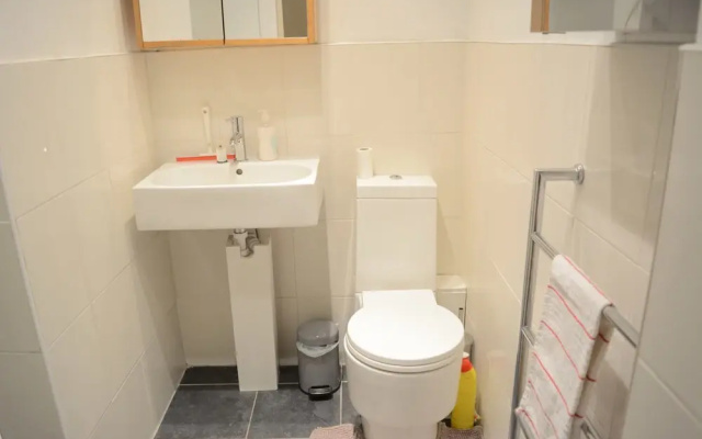 Glasgow West End Apartment