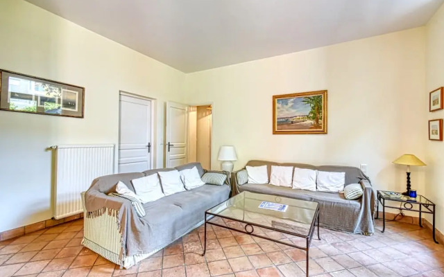 Beautiful Air-conditioned House 5 Minutes From the Croisette and Beaches