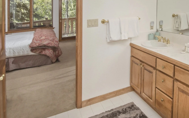 Aspenwood #207 2 Bedroom Condo by RedAwning