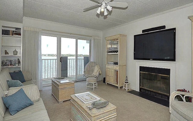 Harbour Island 207k 3 Bedroom Condo