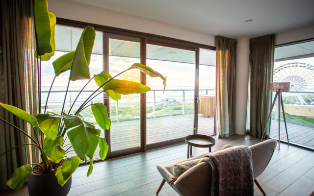 Maris Apartments