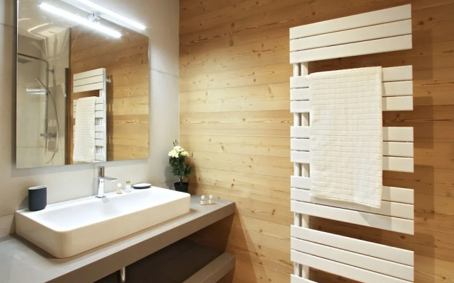 Luxury Apartment With Jacuzzi in the Heart of Huez Village