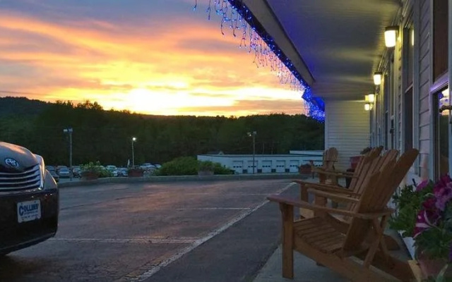 Mount Blue Motel