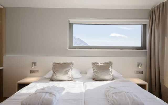 Rogač Rooms & Restaurant