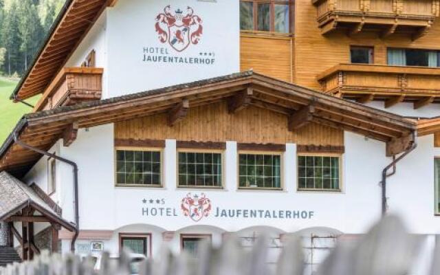 Hotel Jaufentalerhof Рачинес-Ратскингс вид на фасад