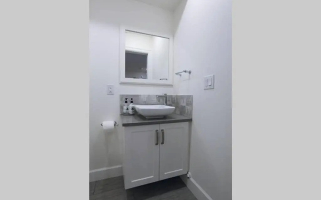 Vancouver Traveller Cottage