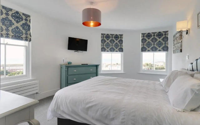 Master accommodation suite 7 sea view