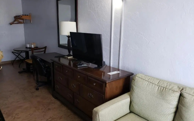 Topaz Motel