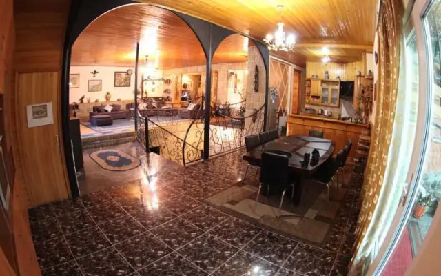 Zaalis Traditional House