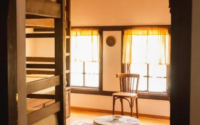 Hostel Mangalem