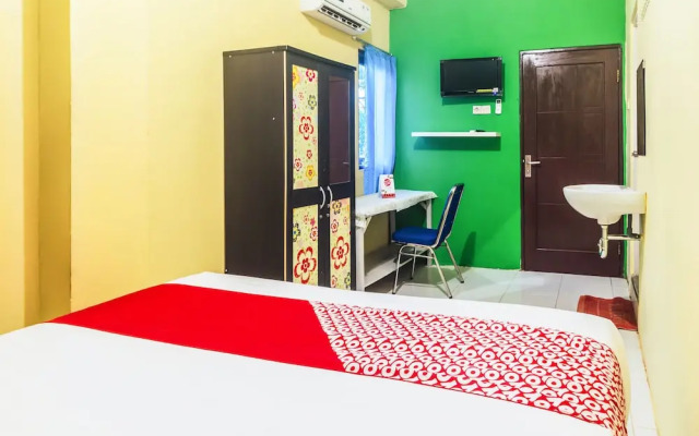 OYO 2165 Alyah Guest House Syariah
