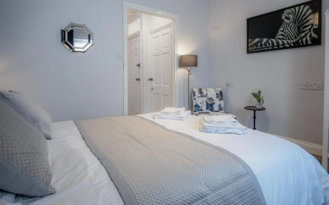 Gwynne House - 6 Bedroom - Tenby Harbour