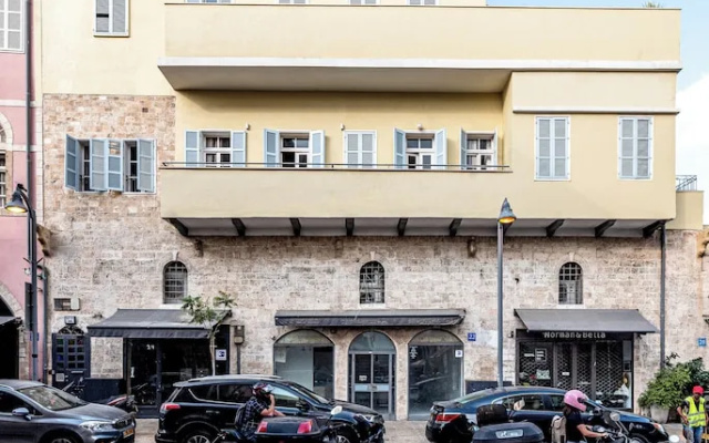 Blondie Jaffa Aparthotel
