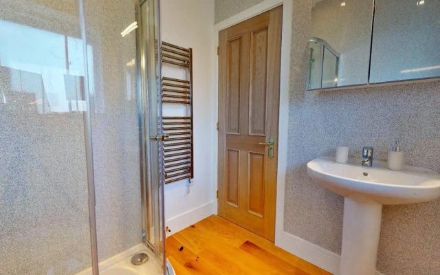 Peak Dale Apartment