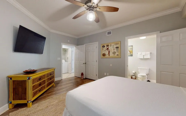 3br/3ba w/ Lazy River & Slide Sleeps 8