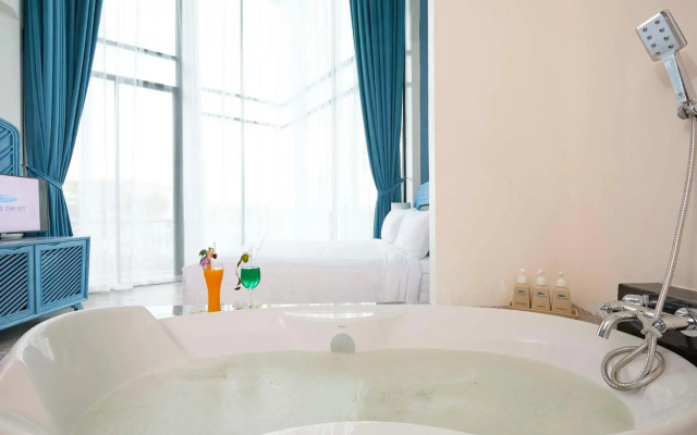Elmas Cha-Am Design Hotel (SHA Extra Plus)