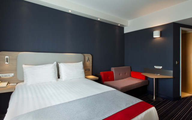 Holiday Inn Express Geneva Airport by IHG