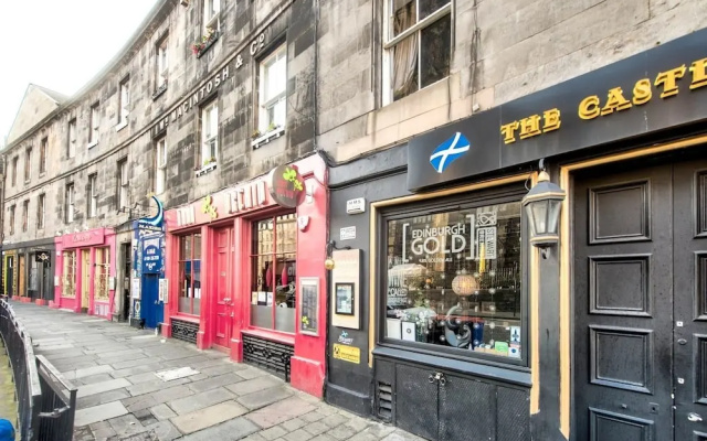 Lovely 2Br Home Next To The Castle