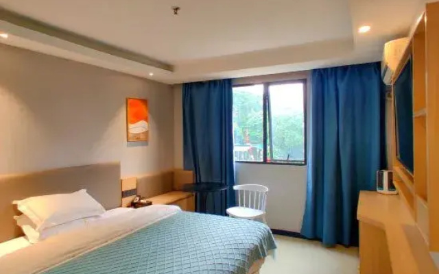 yingshang Hotel (Jiangnanxi Taigucang Fenghuang Xincun Subway Station)