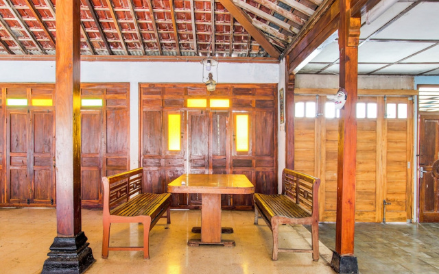 Hotel O Joglo Menoreh Resto & Homestay