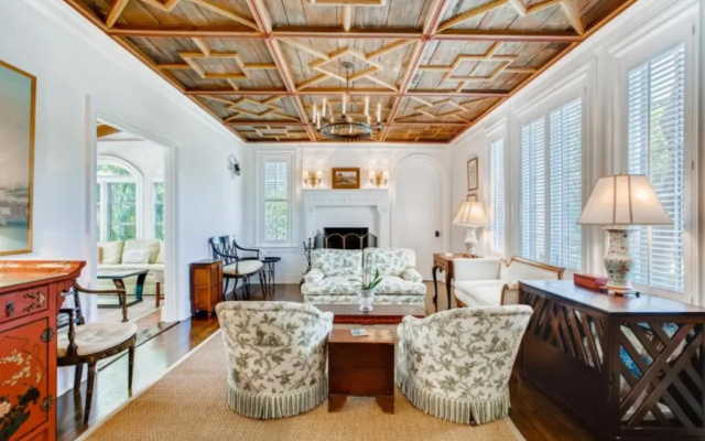 Villa Blanca - 4bd-3ba - Private Pool - Parking