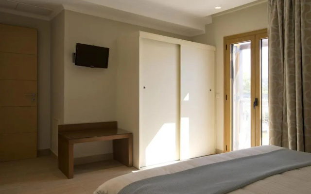 Niriides Luxury Villas
