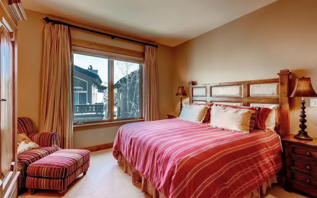 5br/5ba , Ski In/out In Arrowhead, 3523 Sq Ft! 5 Bedroom Condo by RedAwning