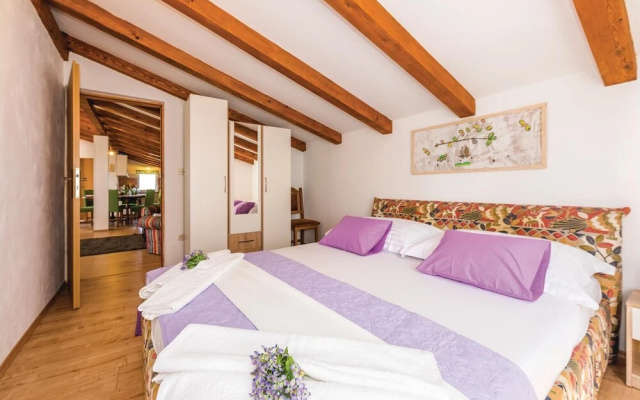 Stunning Home in Tribunj With Wifi and 4 Bedrooms