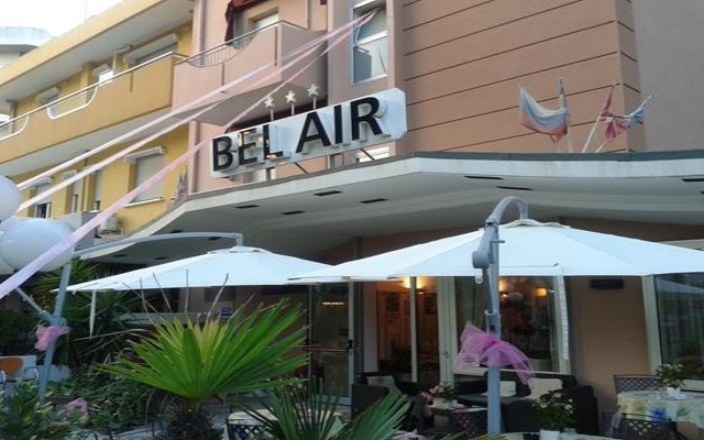 Отель Bel Air Римини вид на фасад